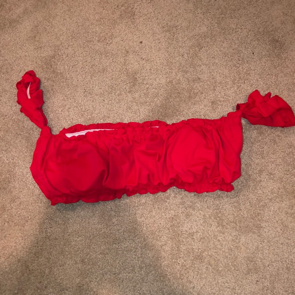 NWOT red bikini top:)